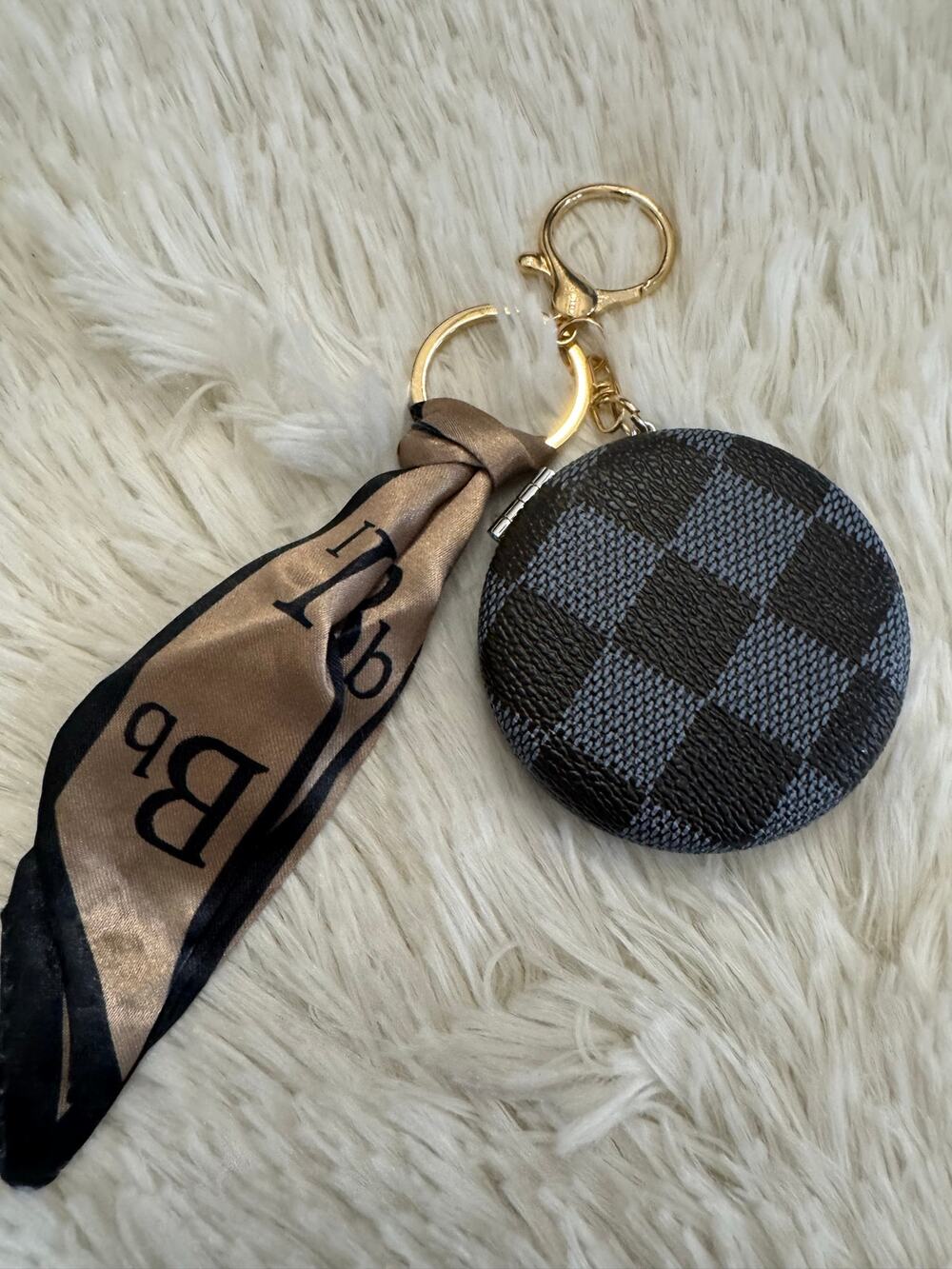 Fashion Black and gray checkered doble side mirror keychain with gold hardware